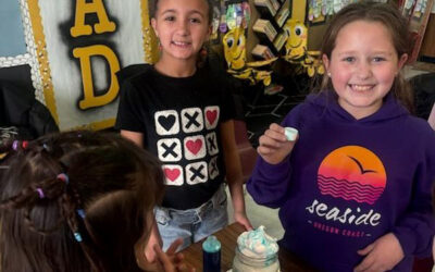 Future meteorologists in Lyle School District simulate rain clouds in science lesson